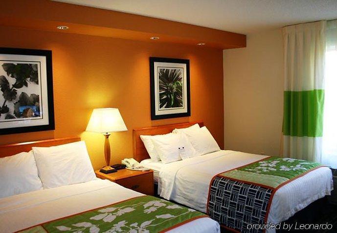 Fairfield Inn & Suites Cleveland Avon Room photo